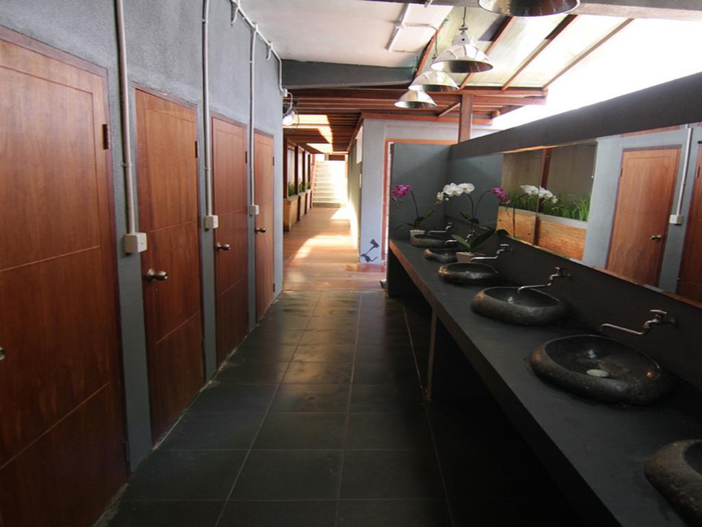 Kayun Hostel Downtown Kuta Lombok Værelse billede